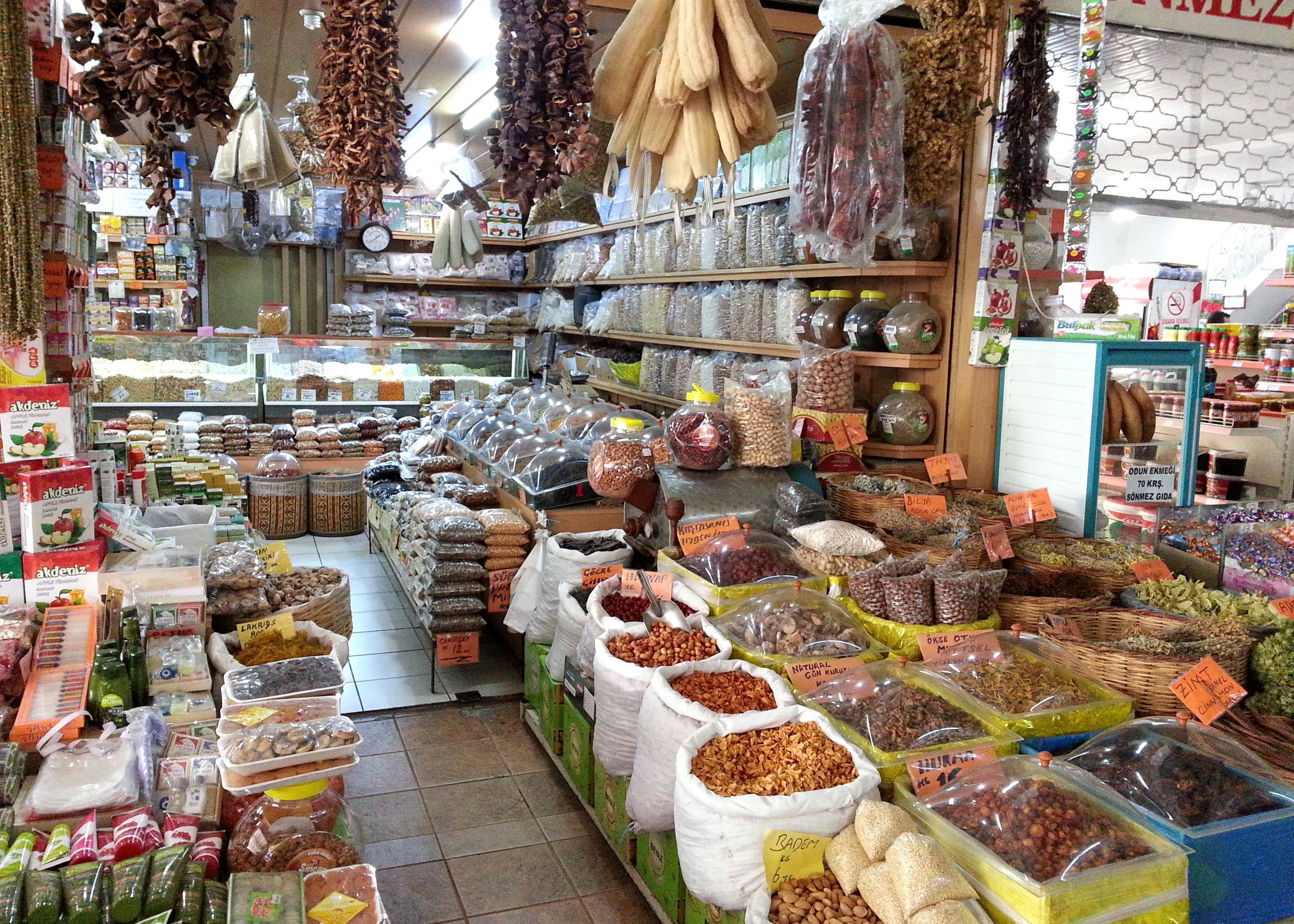 Базар интернет магазин. Рынок в Алании Турция. Турецкий базар Алания. Турецкий рынок в Турции Аланья. Турецкий рынок в Алании.