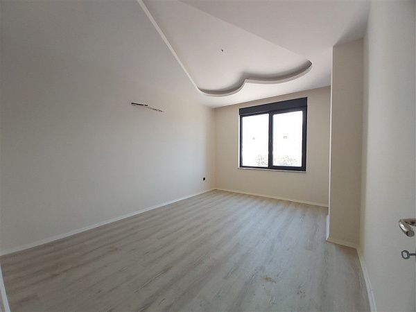 Большая квартира 4+1 без мебели - район Махмутлар Турция