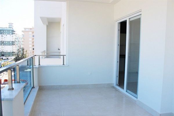 Квартира 1+1 без мебели в Махмутларе Аланья Турция